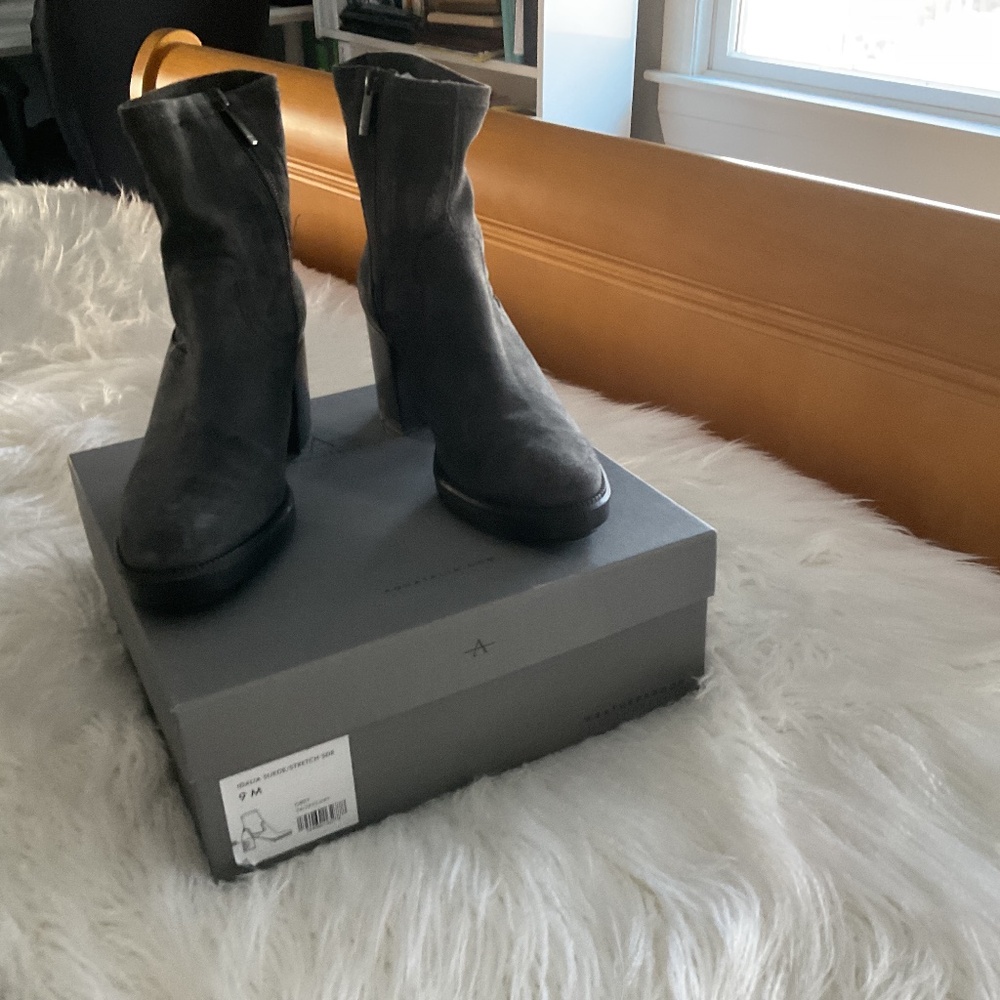 Stylish Gray Women's Boots